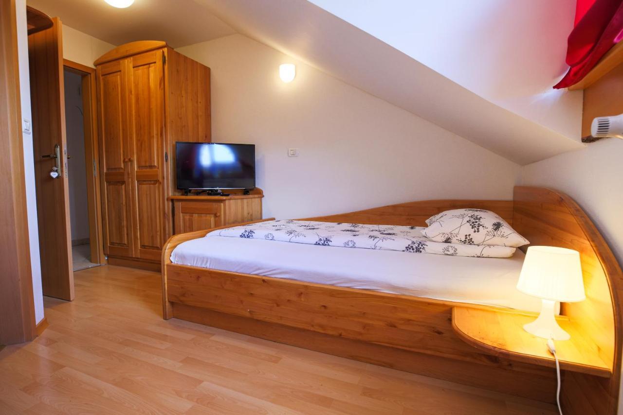 Domacija Malnarjevi Villa Villa Slavina ภายนอก รูปภาพ