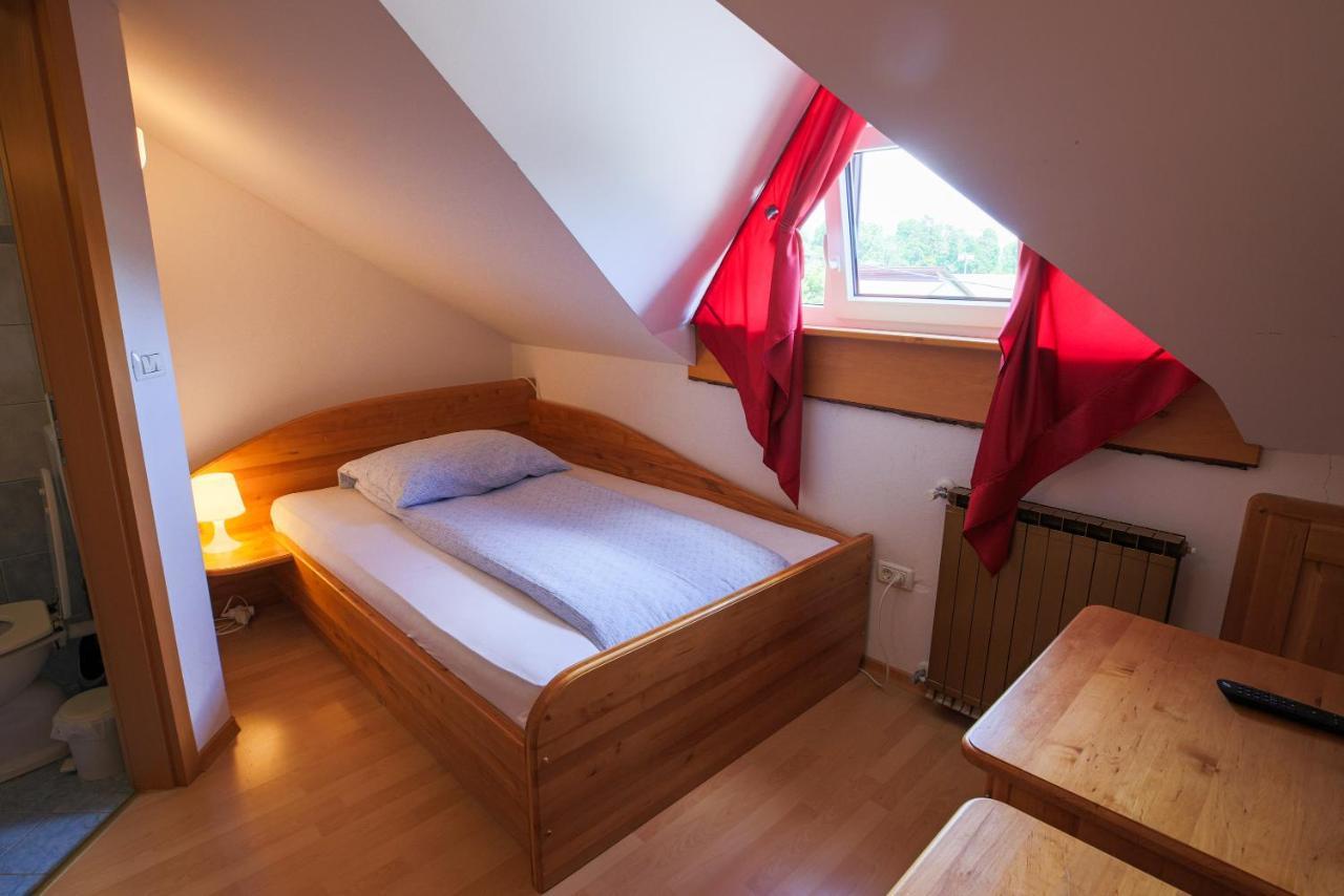 Domacija Malnarjevi Villa Villa Slavina ภายนอก รูปภาพ
